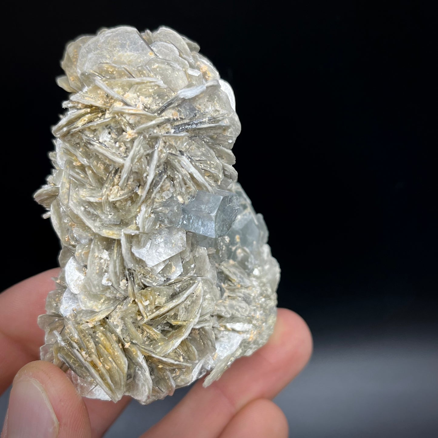 1115-1 Aquamarine Specimen