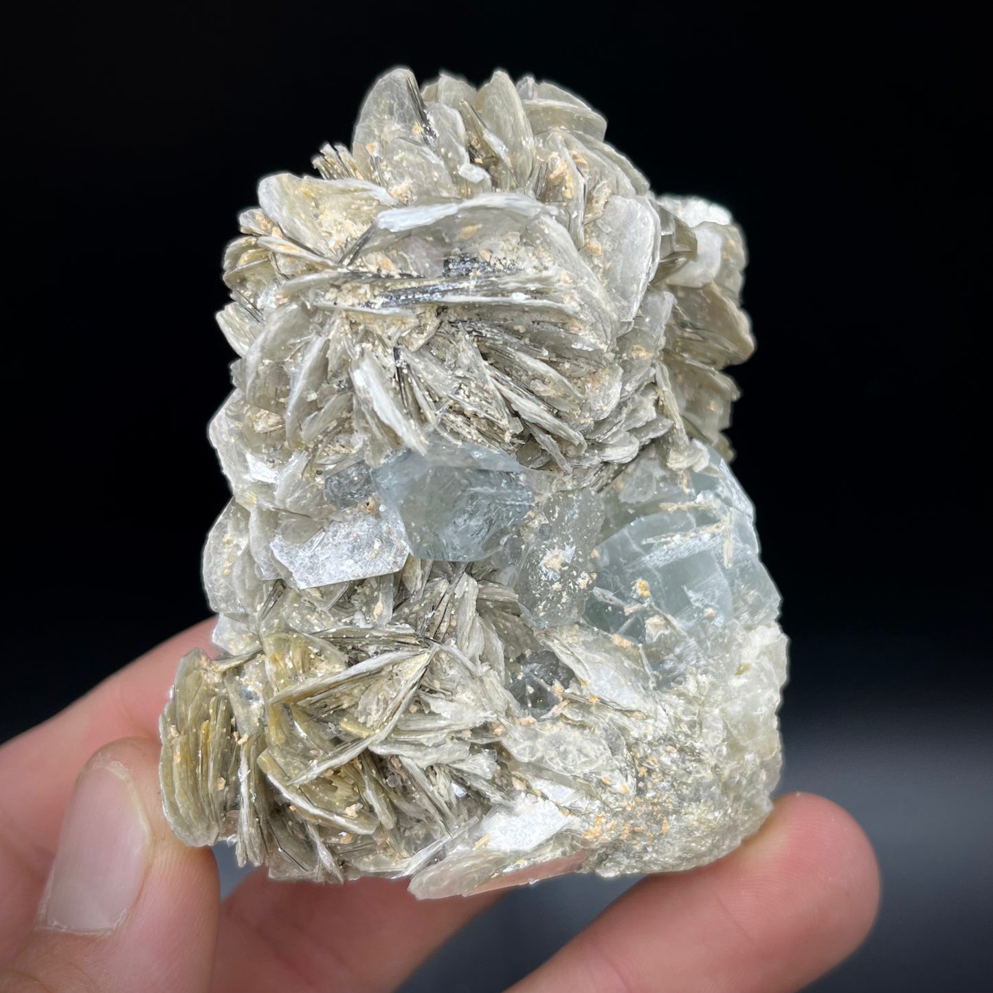 1115-1 Aquamarine Specimen