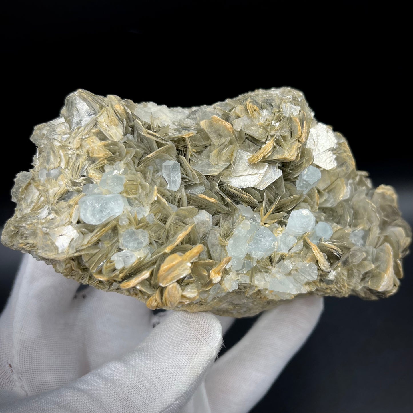 Aquamarine on Muscovite/Feldspar