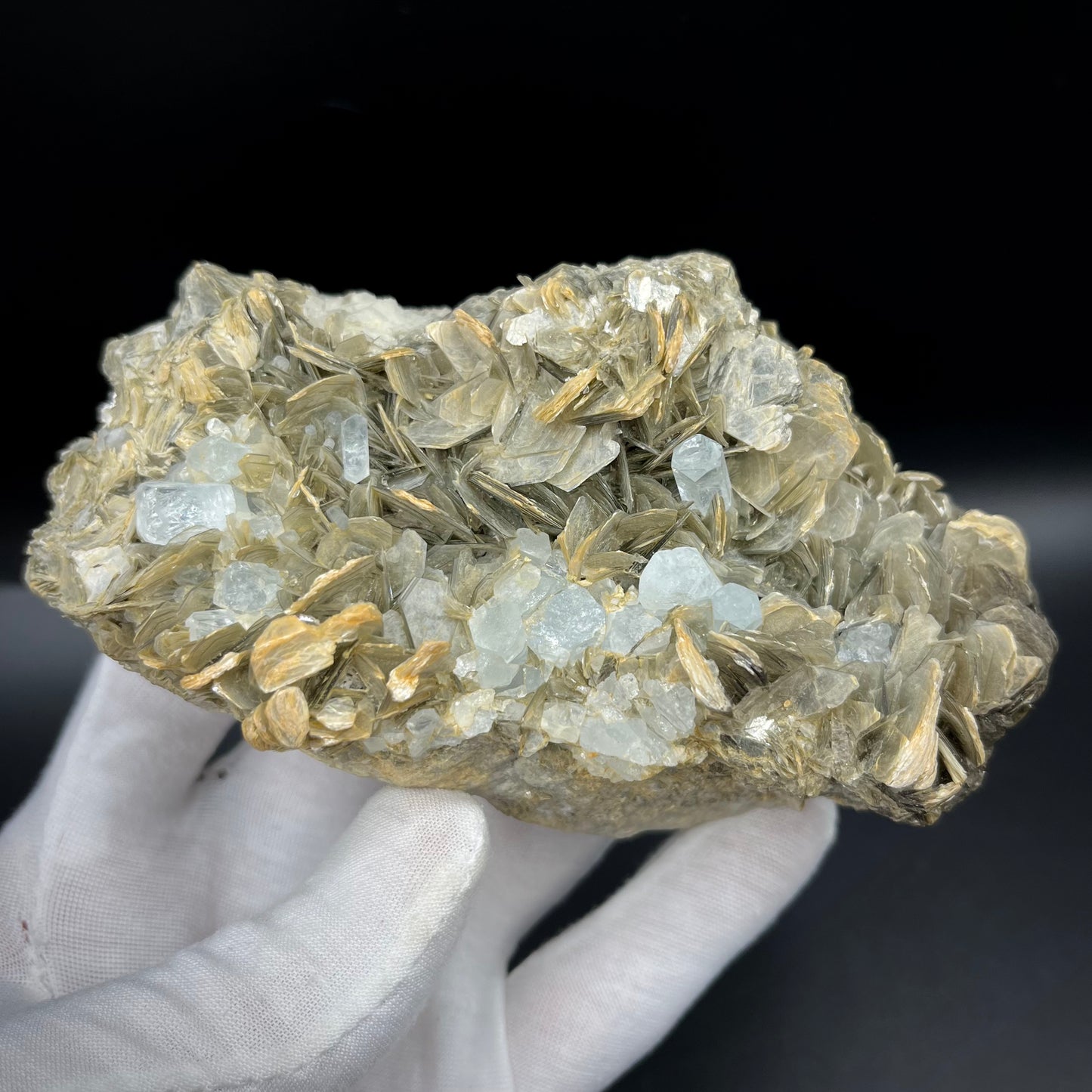 Aquamarine on Muscovite/Feldspar