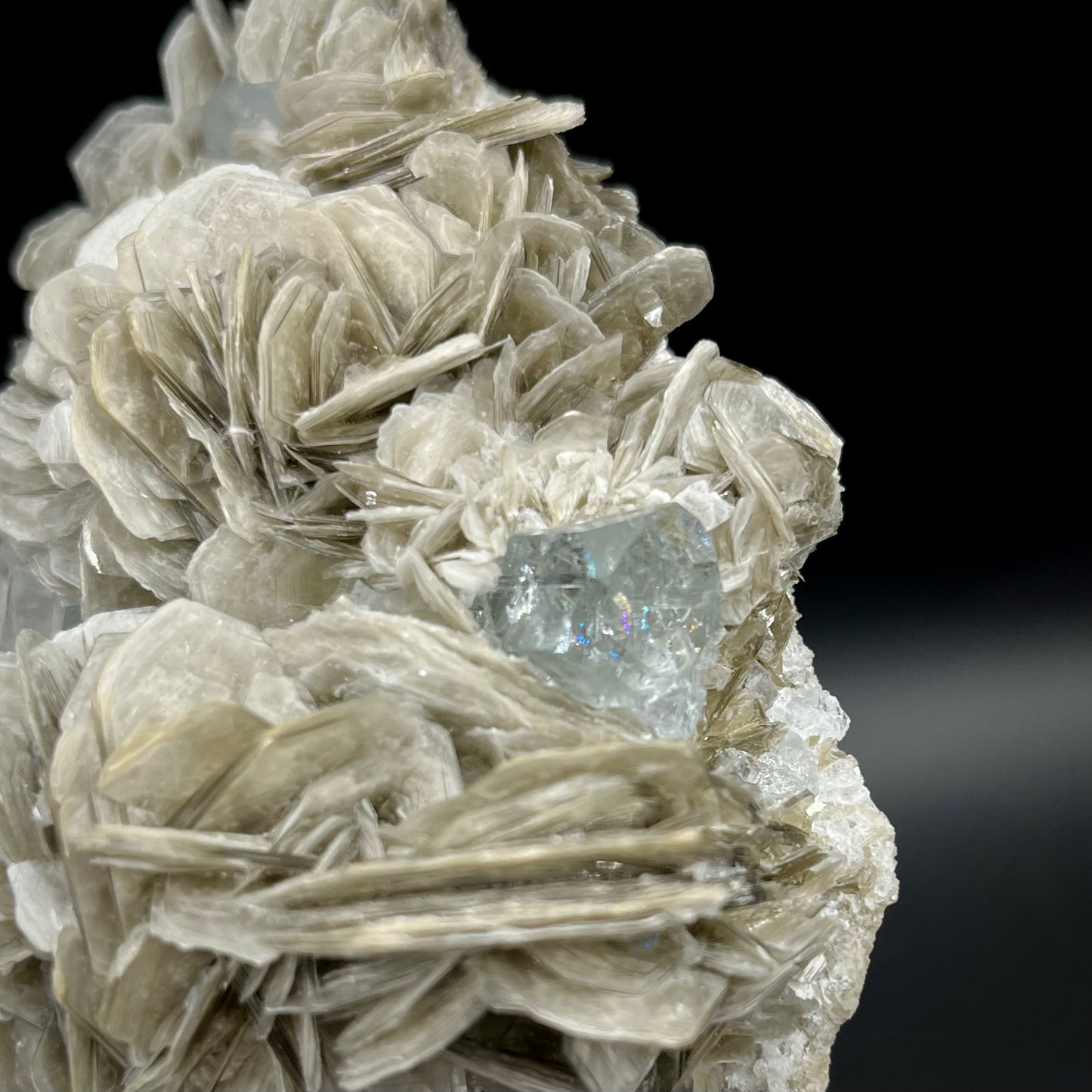Aquamarine on Muscovite/Feldspar