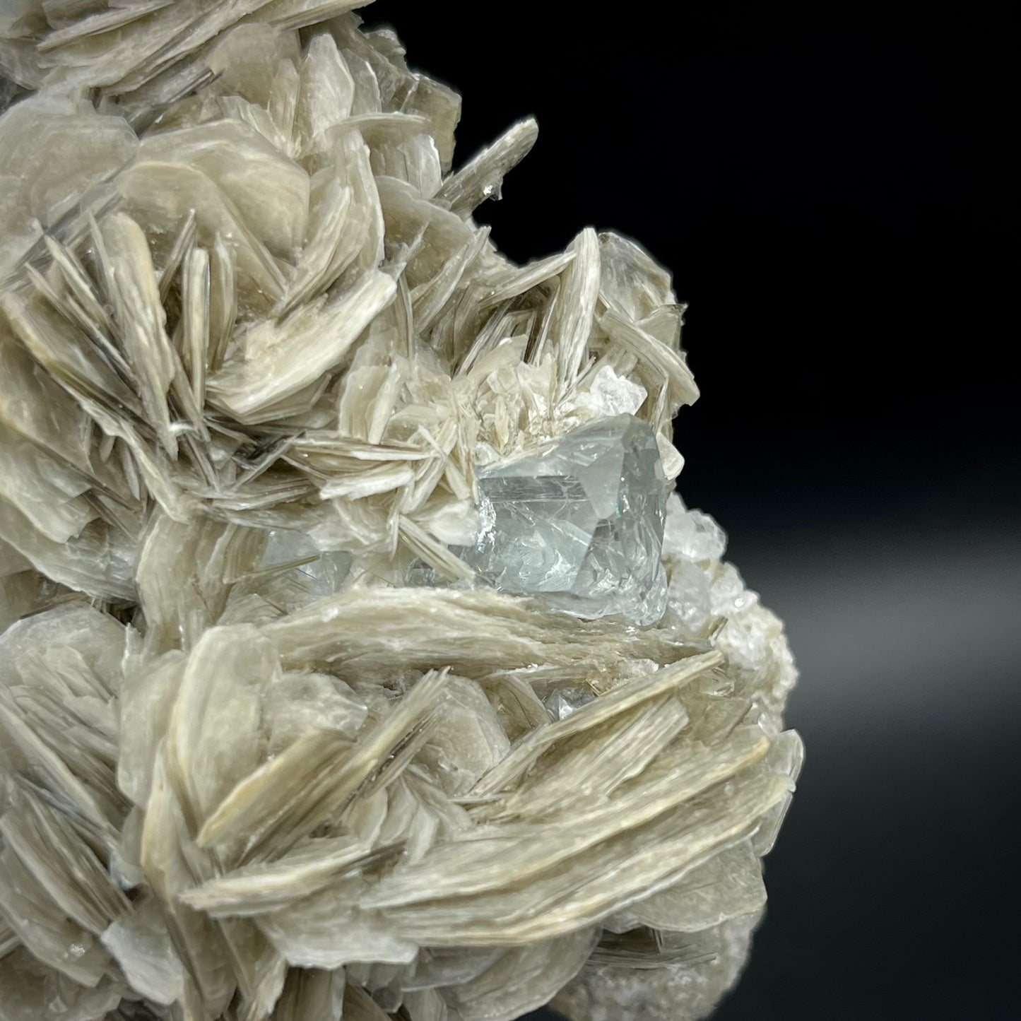 Aquamarine on Muscovite/Feldspar