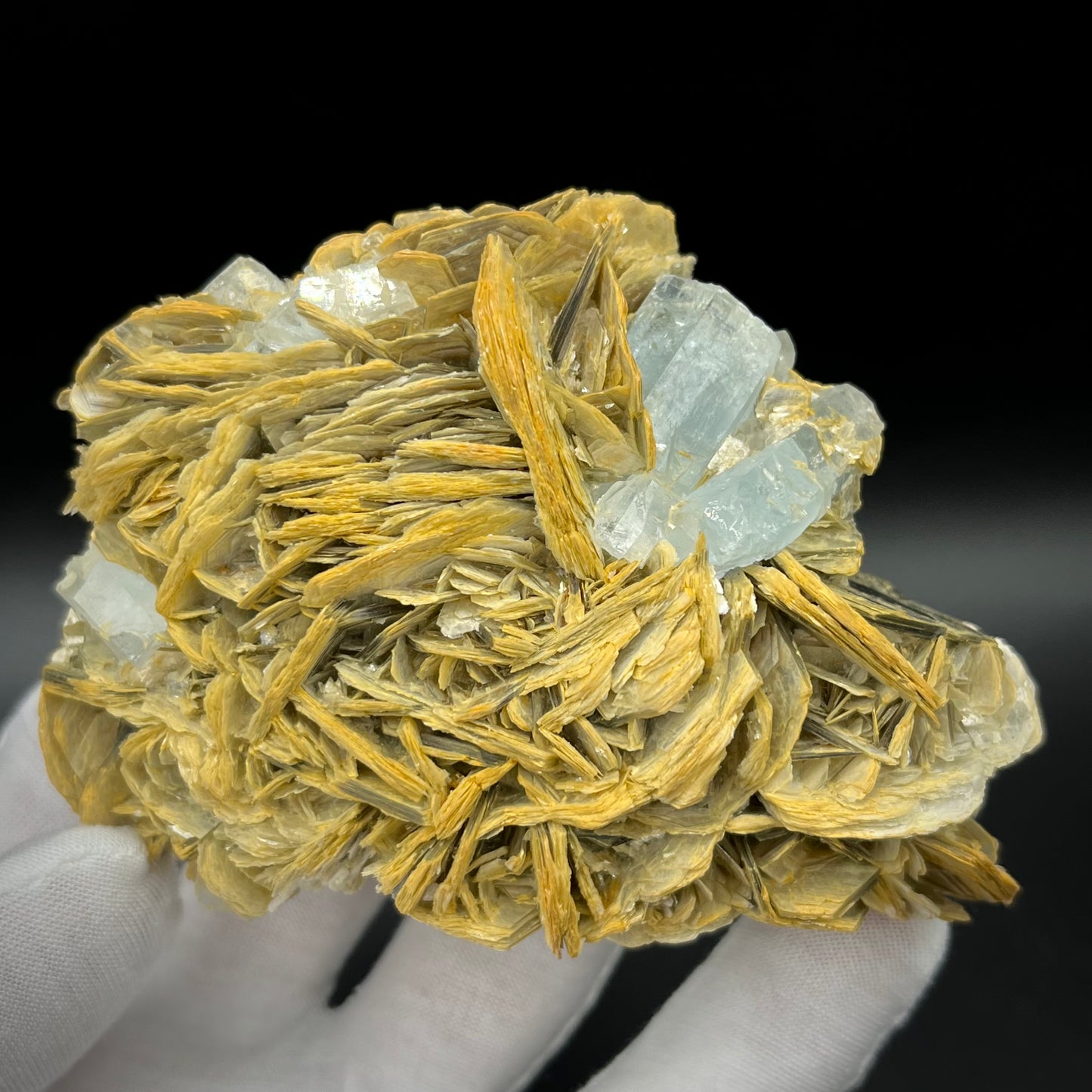 Aquamarine on Muscovite/Feldspar