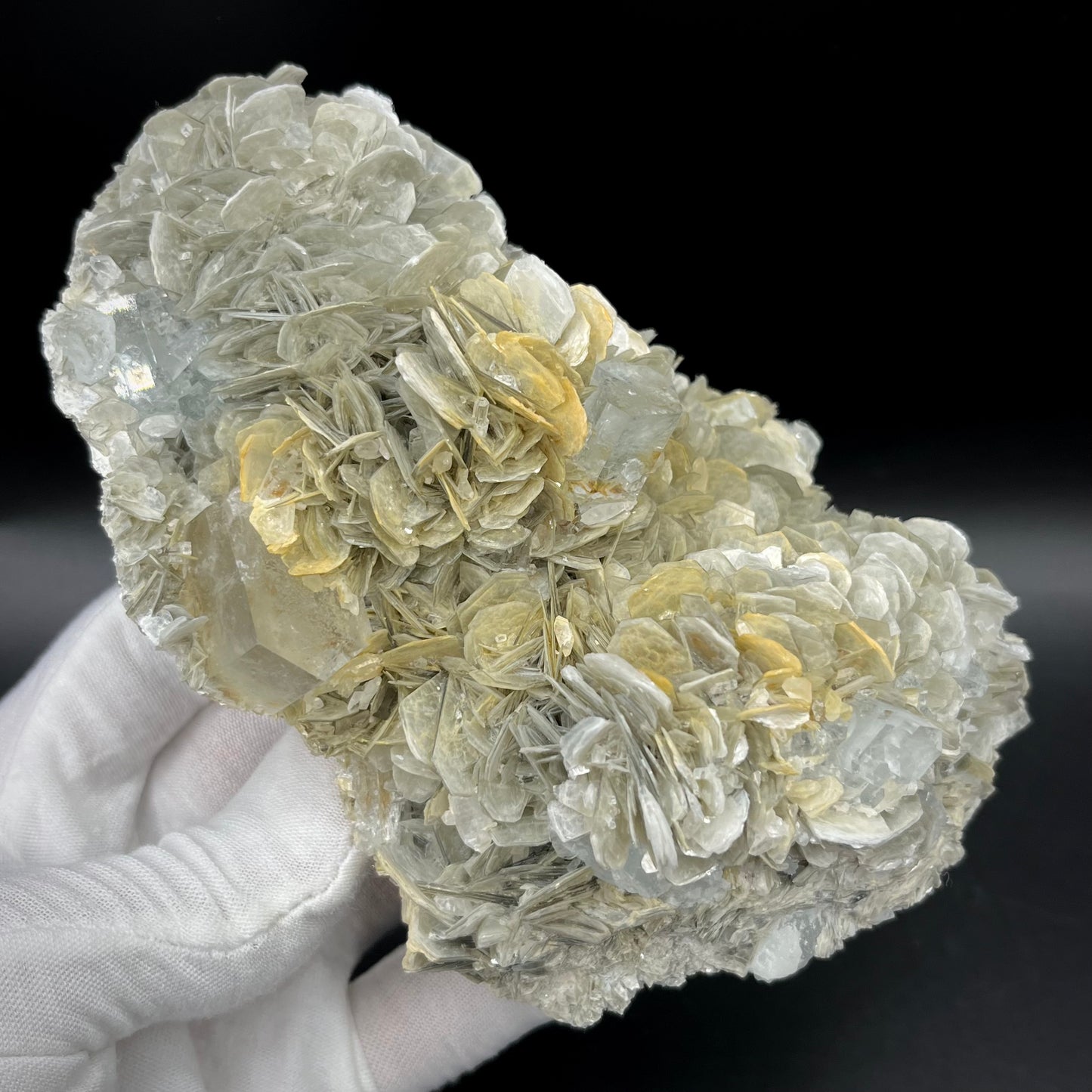 Aquamarine on Muscovite & Feldspar
