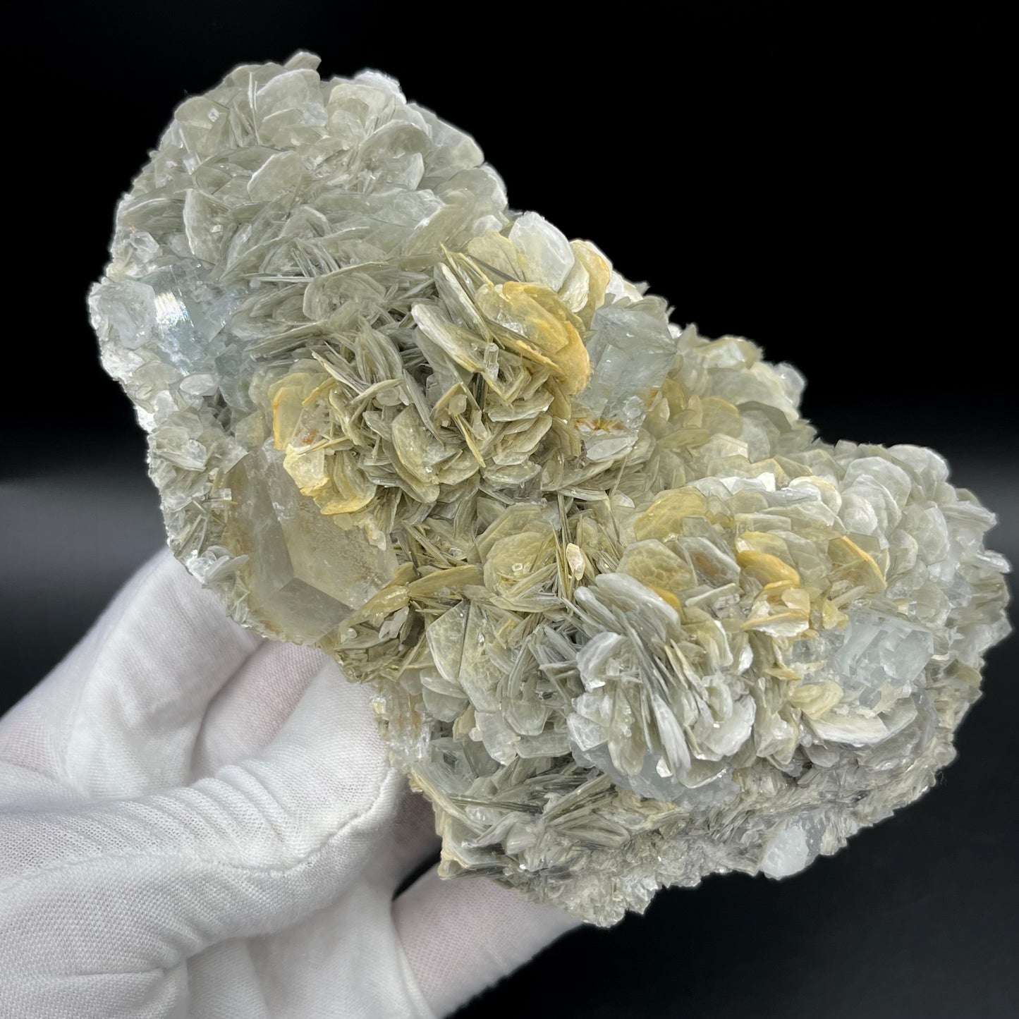 Aquamarine on Muscovite & Feldspar