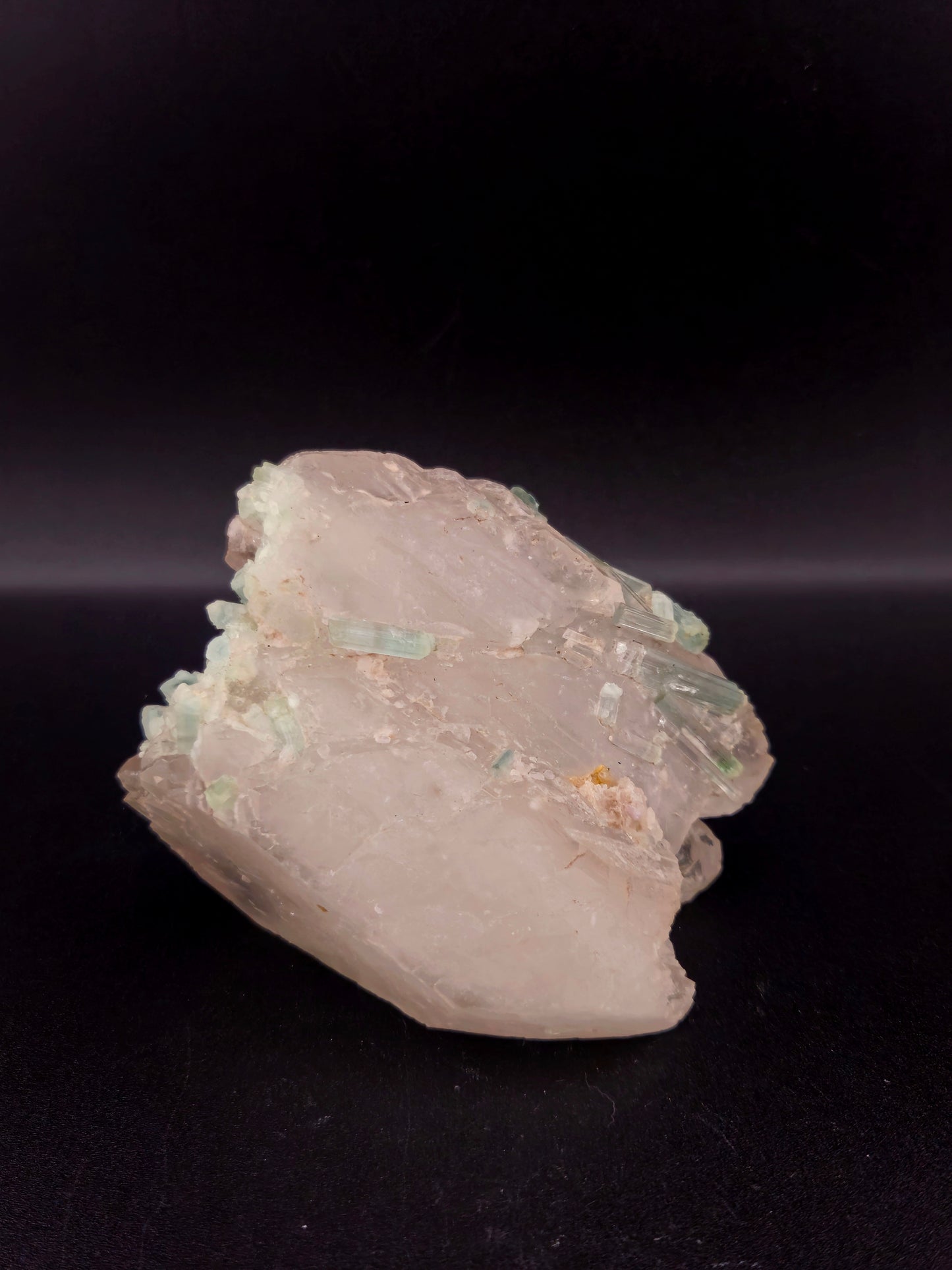 Quartz with Indicolite Tourmaline โ Natural Crystal for Meditation and Clarity